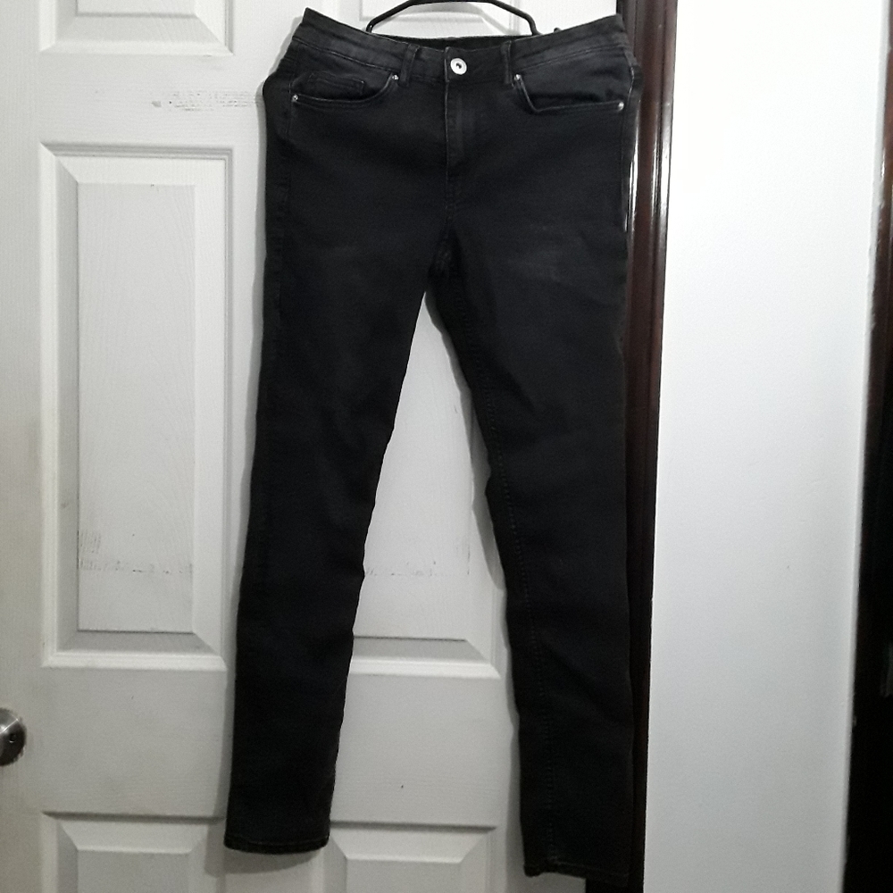 Black skinny jeans